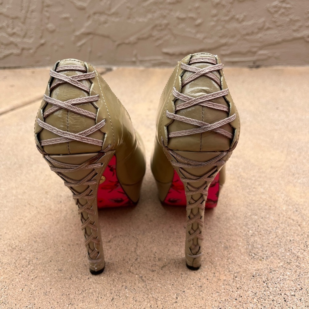 Betsey Johnson Dita Corset Lacing up the Back Tan Patent Leather Platform Heels